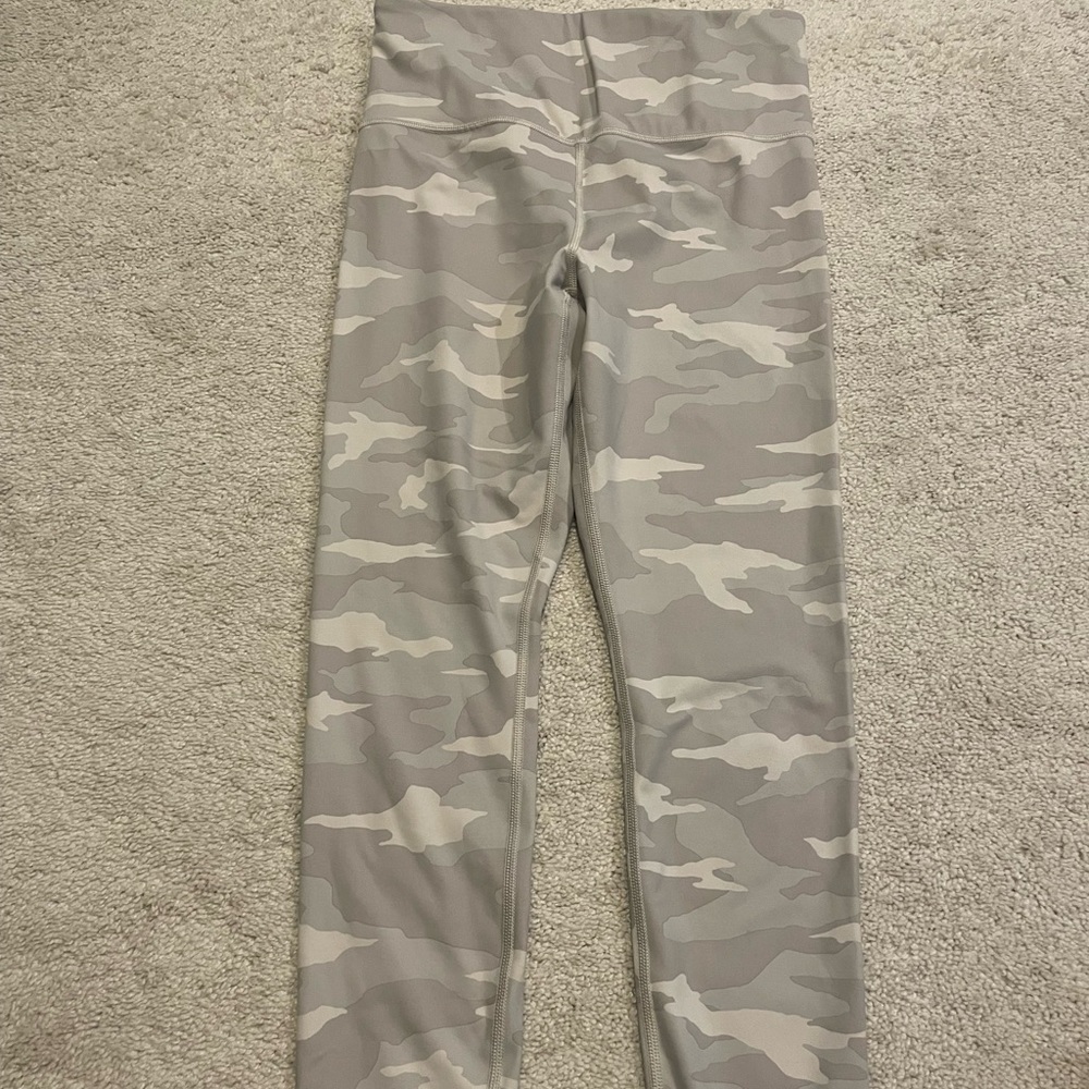Athleta Elation 7/8 Tight - in White Camo - size small